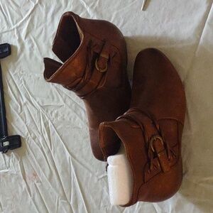 Baretraps ladies zip up boots